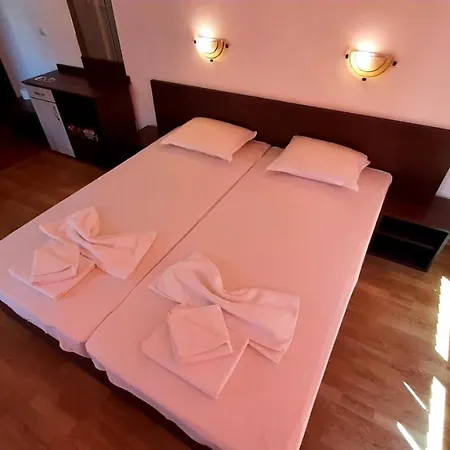 Adri Guest house 2*