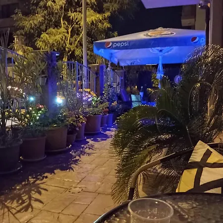 Adri 2* Νεσέμπαρ