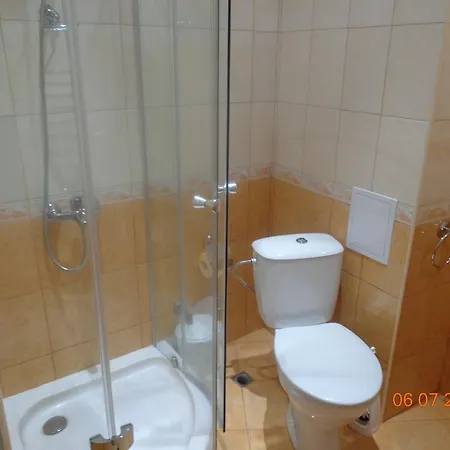 Adri Πανσιόν 2*
